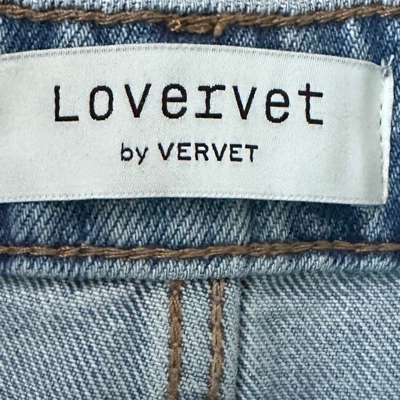 Denim shorts from Vici size small NWT - Picture 3 of 4